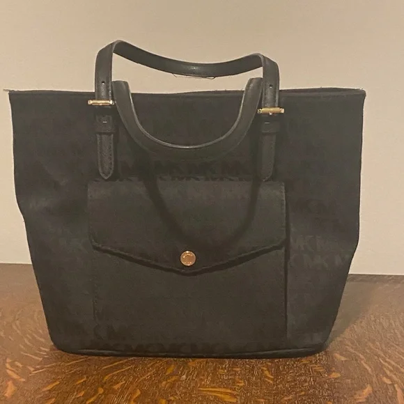 Michael Kors Black Signature Tote - Picture 1 of 4